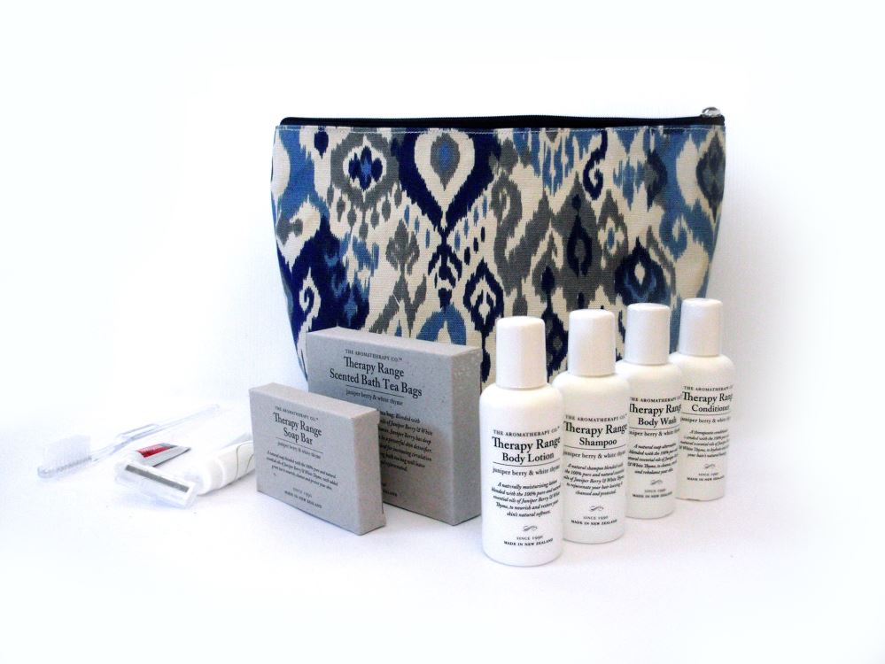 Aromatherapy_travel_set_with_patterned_toiletry_bag_special_good_RHC62D0ZMXT5.jpg