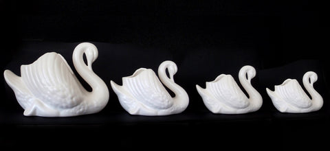 Retro Lynn Swan Vase - Large - White