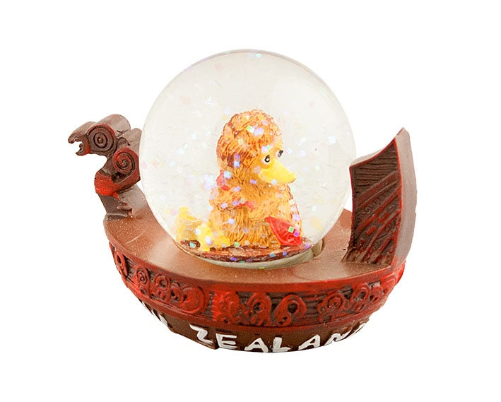 SG006_Kiwi_In_Waka_Snowglobe_Low_Res_RPNOTW0D925Q.jpg